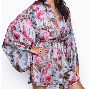Victoria’s Secret Floral Kimono Style Robe